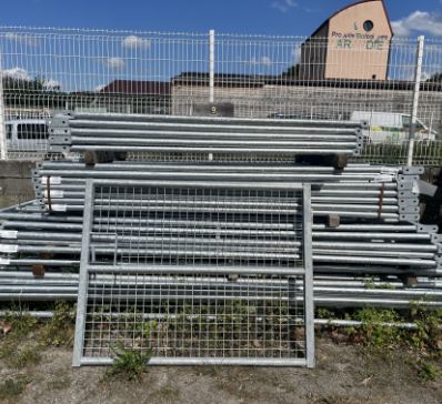 MAgasin_Parcs à bétails-Barriere grillagé@2x